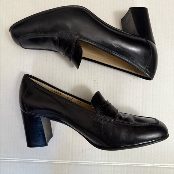 Cole Haan Women's Classic Black Leather Loafers - Picture 2 of 4